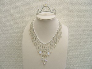 ウェディング用ネックレス、ティアラ
